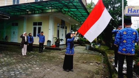  Rini Juita (Ketua Bawaslu Kabupaten Pasaman) dalam kegiatan memperingati Hari Sumpah Pemuda ke-98 