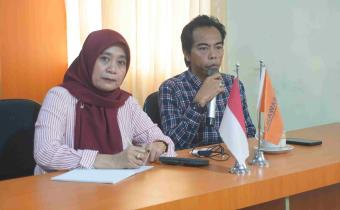 Rini Juita dalam kegiatan Rapat Rutin