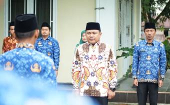 Muhamad Khadafi dalam kegiatan peringatan hari Pahlawan