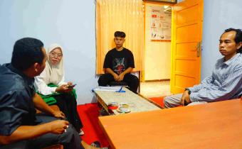 mahasiswa Fakultas Ilmu Sosial dan Ilmu Politik (FISIP) Universitas Malikussaleh, Lhokseumawe, Aceh, memanfaatkan layanan PPID Bawaslu Kabupaten Pasaman