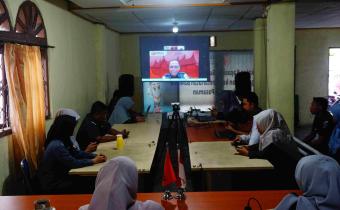Rapat monitoring dan evaluasi (monev)
