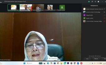 Eriyanti, Kasubbag PSPP Bawaslu Provinsi Sumatera Barat dalam penyampaian materi