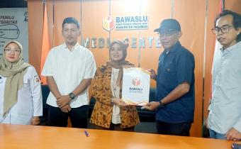  penandatanganan Memorandum of Understanding (MoU) bersama dua media cetak, yakni Harian Padang Ekspres dan Harian Haluan, Rabu (2/9/2026)