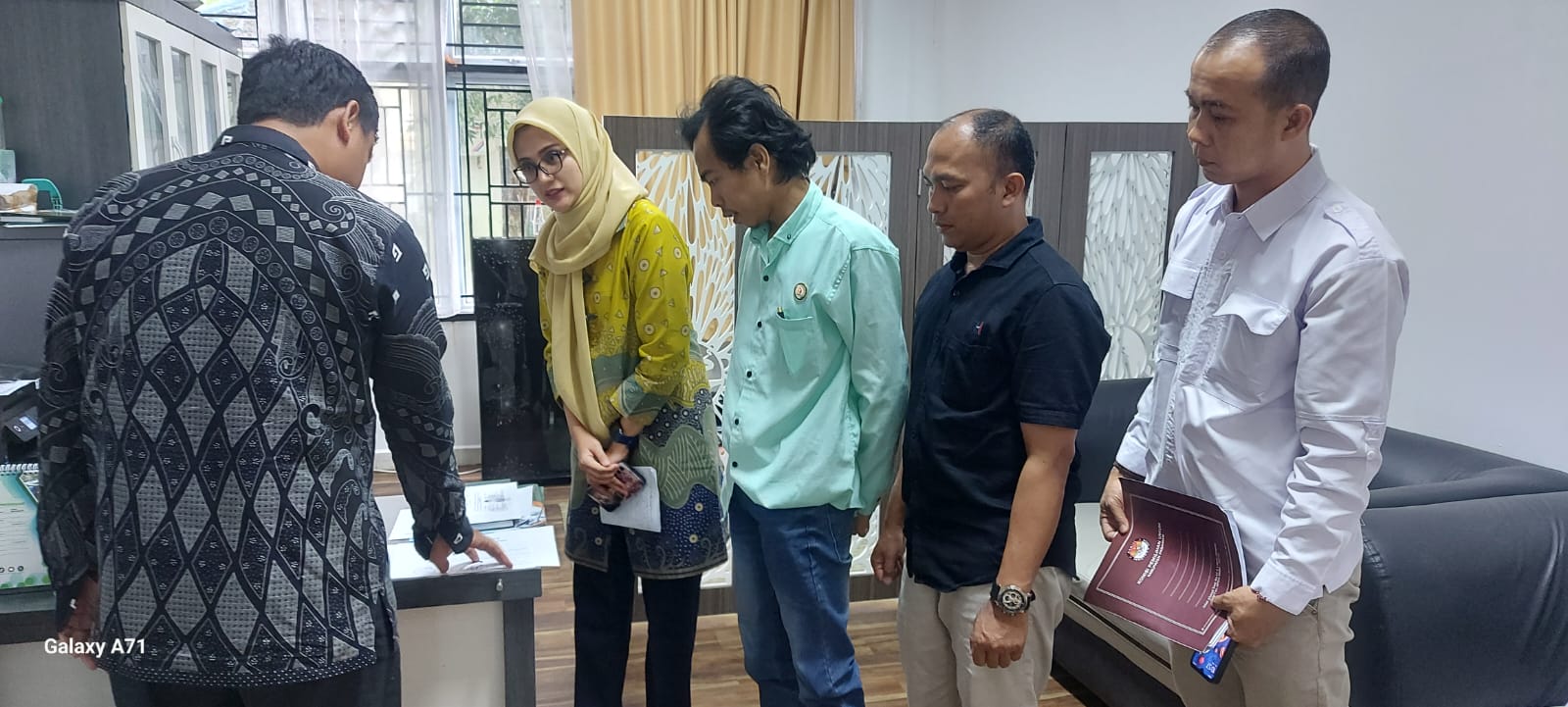 Zaini Afandi lakukan larifikasi Terhadap Kebenaran Persyaratan Administrasi Bakal Calon Bupati dan Wakil Bupati Pasaman Dalam Pemilihan Serentak Tahun 2024