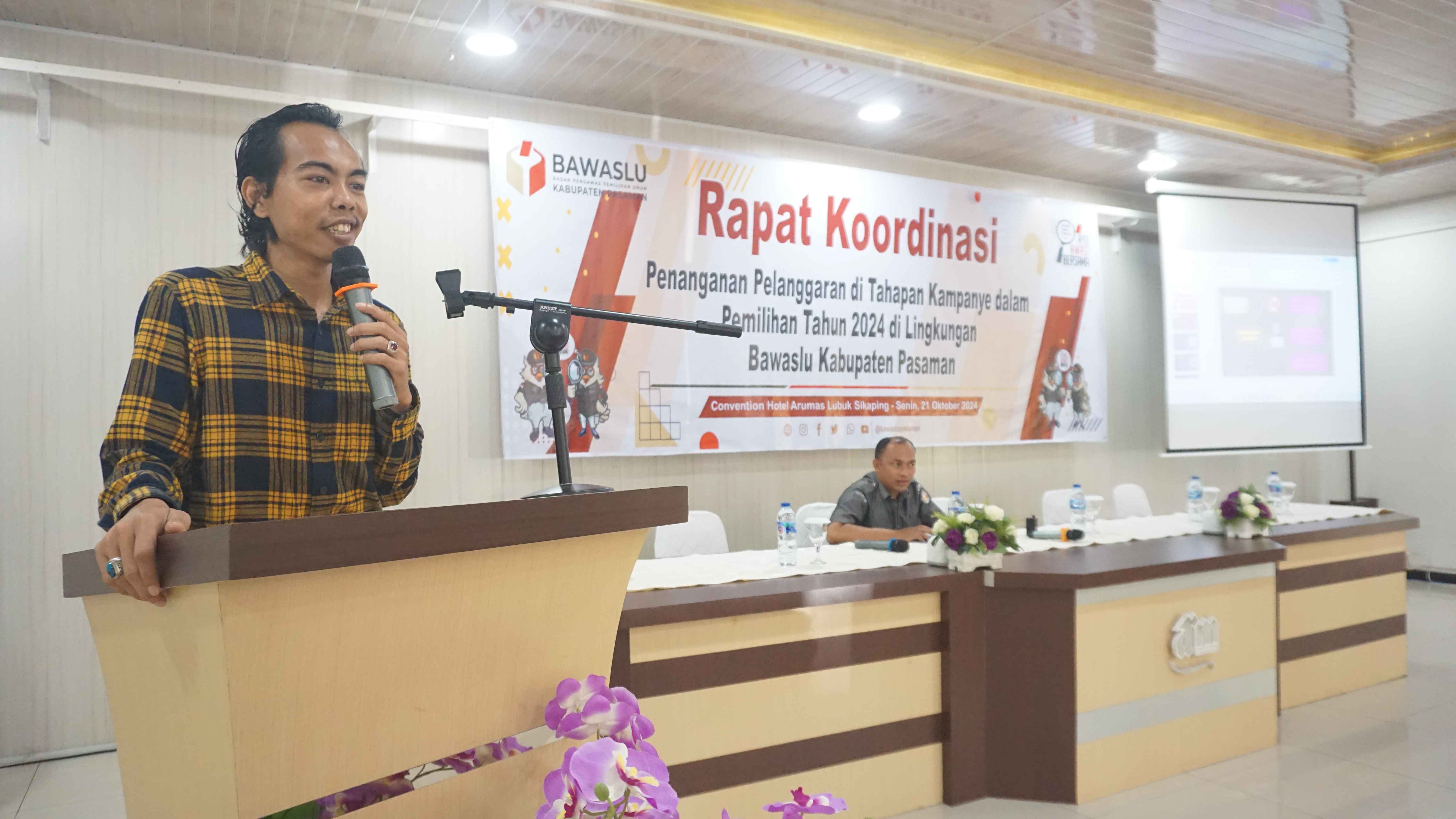 Pembukaan kegiatan oleh Anggota Bawaslu Pasaman