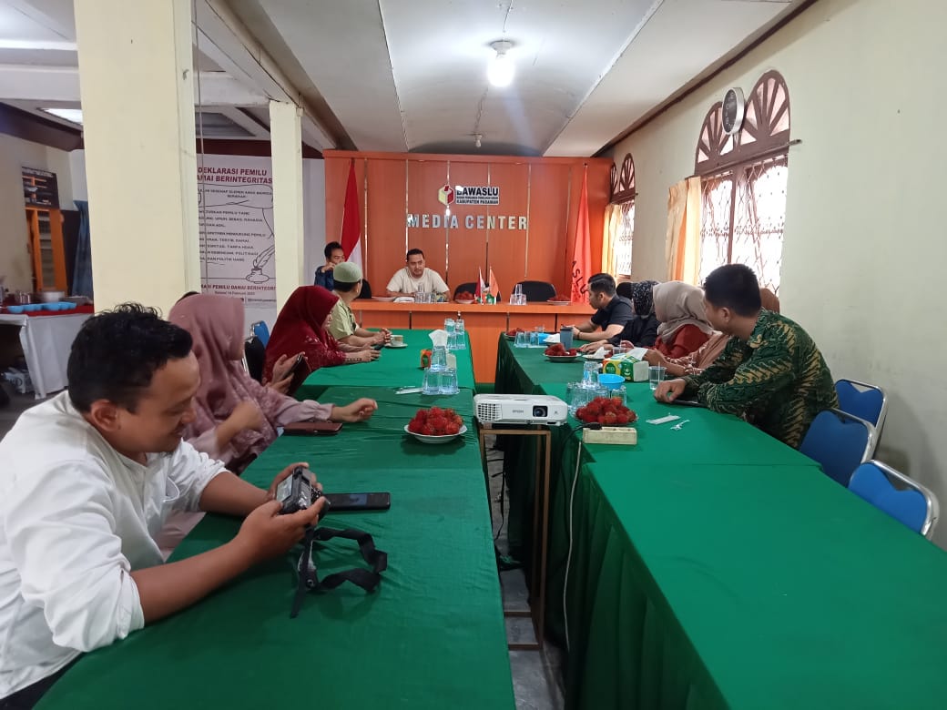 Rapat evaluasi sentra Gakkumdu