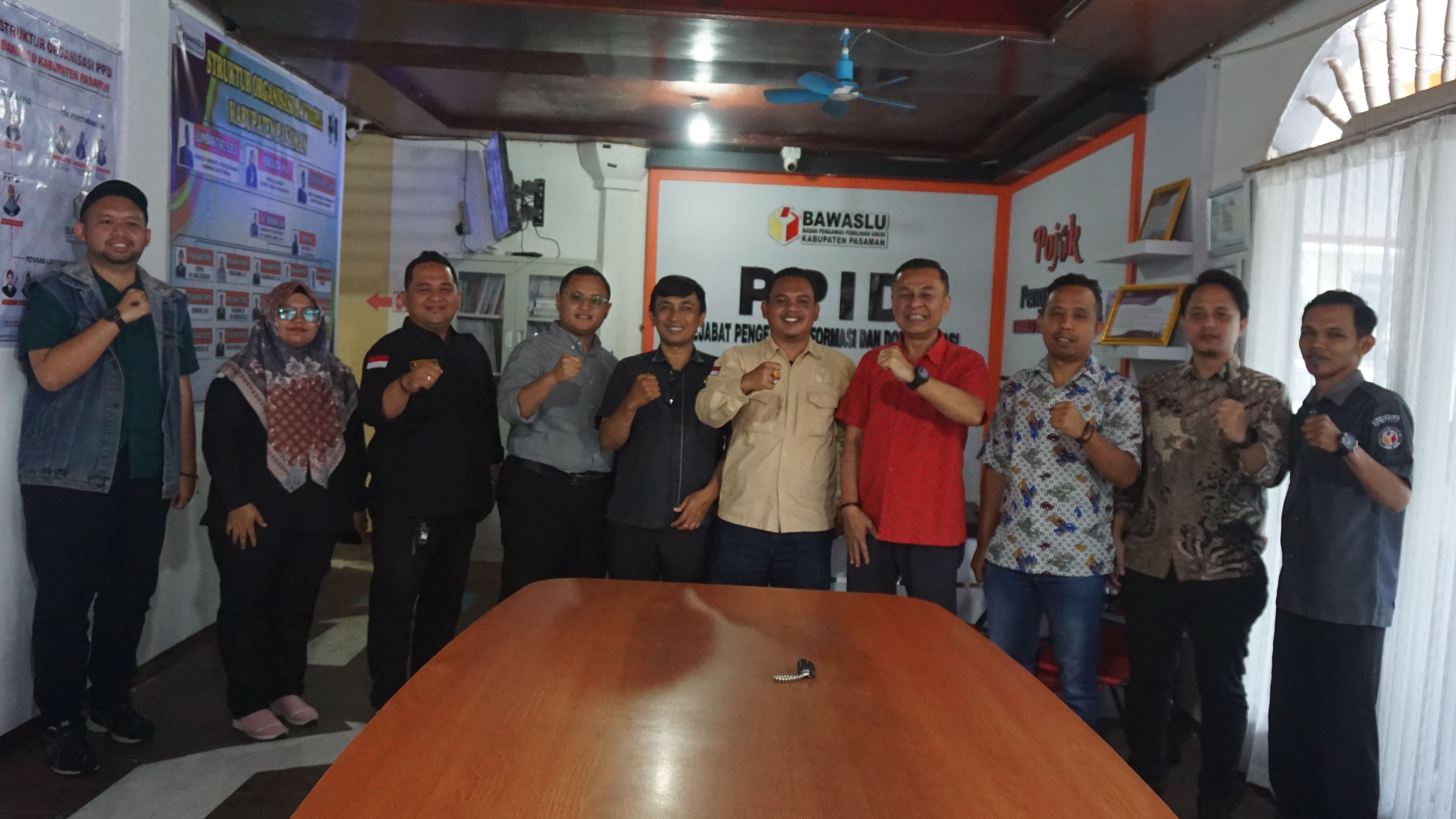 KUNJUNGAN TA BAWASLU RI DAN BAWASLU PROVINSI SUMATERA BARAT TERKAIT PERSIAPAN PSU