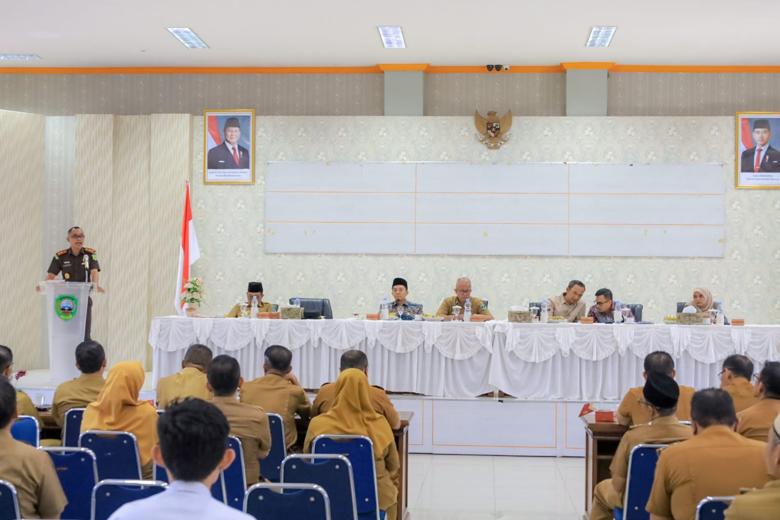 Rini Juita,MA Dalam kegiatan Rapat Koordinasi persiapan PSU