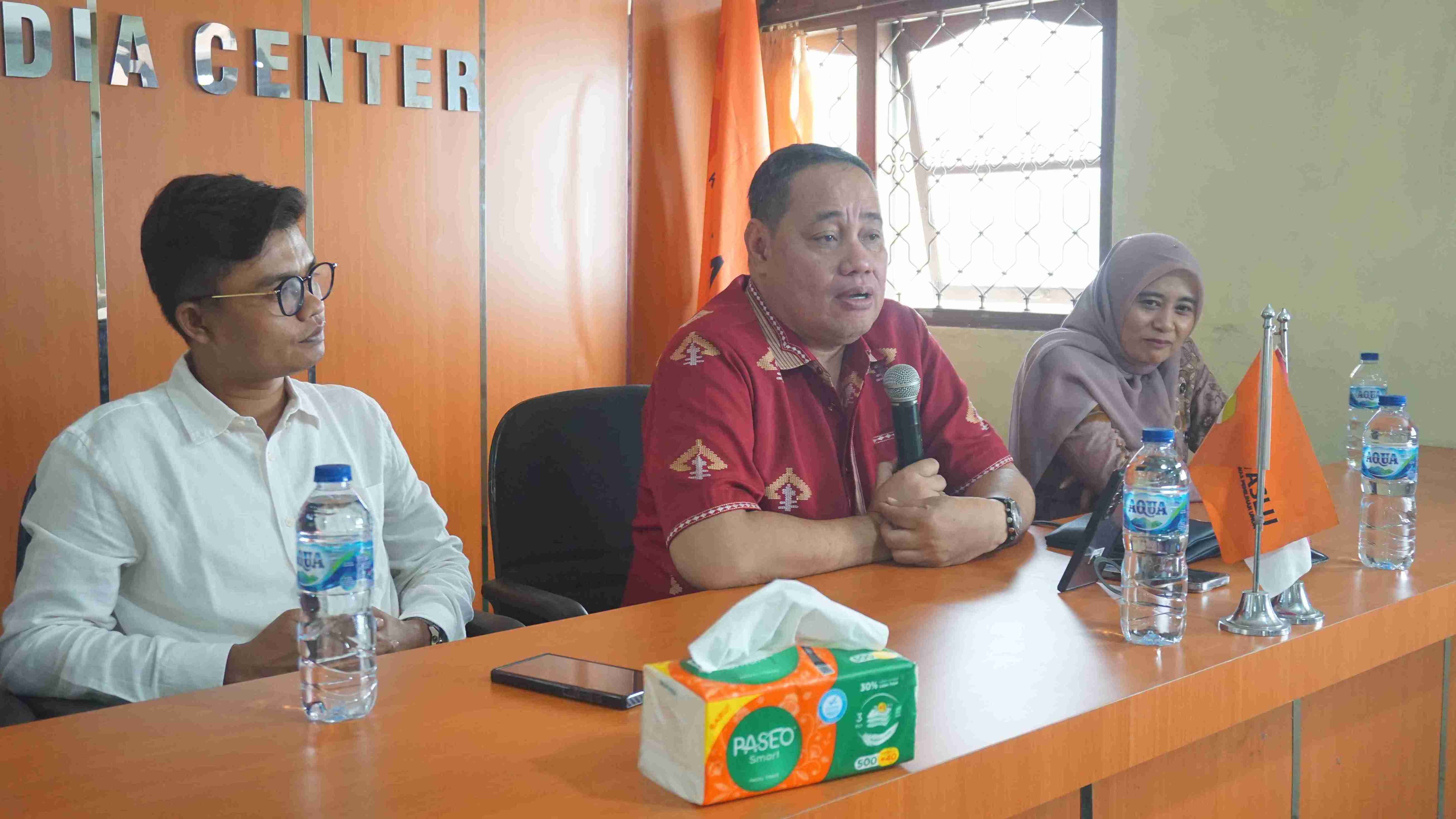 Anggota  Bawaslu RI Koordinator Divisi Sumber Daya Manusia, Organisasi dan Diklat ( Herwyn J.H. Malonda, M,Pd. M.H)