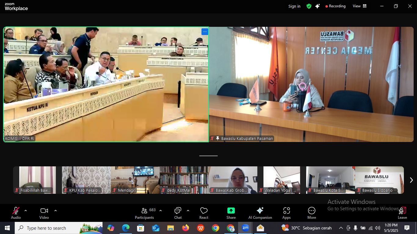 Rini Juita ketua Bawaslu pasaman dalam kegaitan evaluasi penyelenggaraan psu dengan komisi II DPR RI dan  KEMENDAGRI