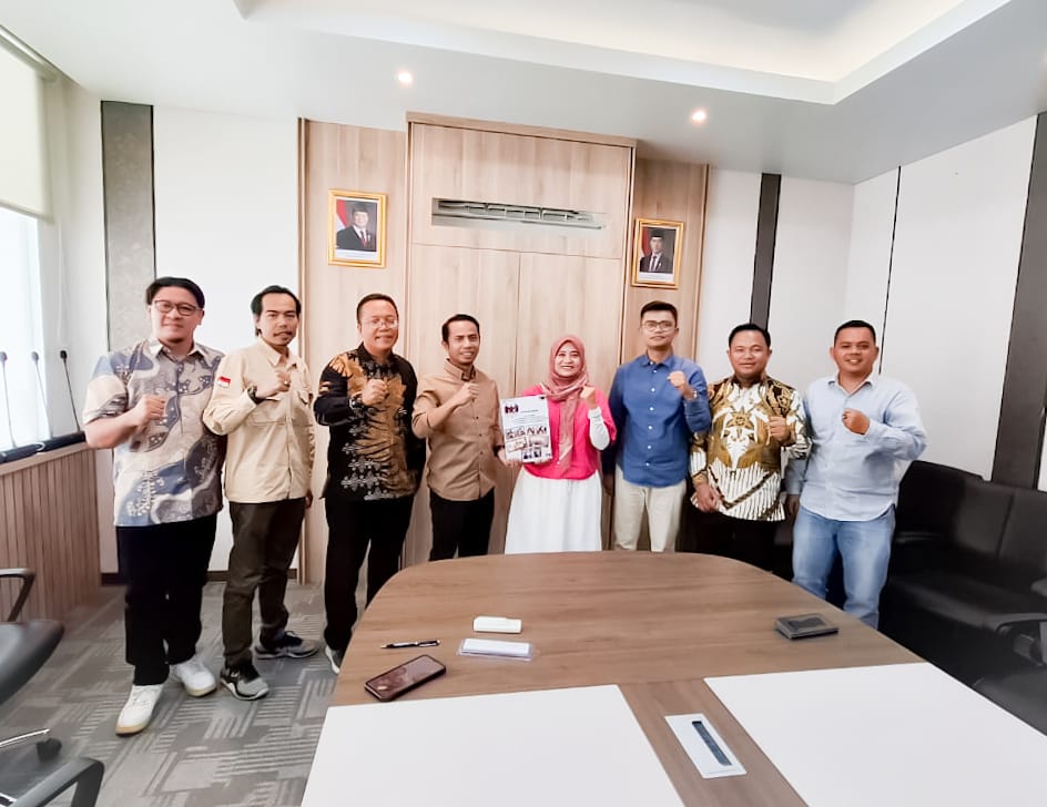 Penyerahan laporan Komprehensif SDM dan Organisasi (SDMOD) kepada Bawaslu Republik Indonesia.