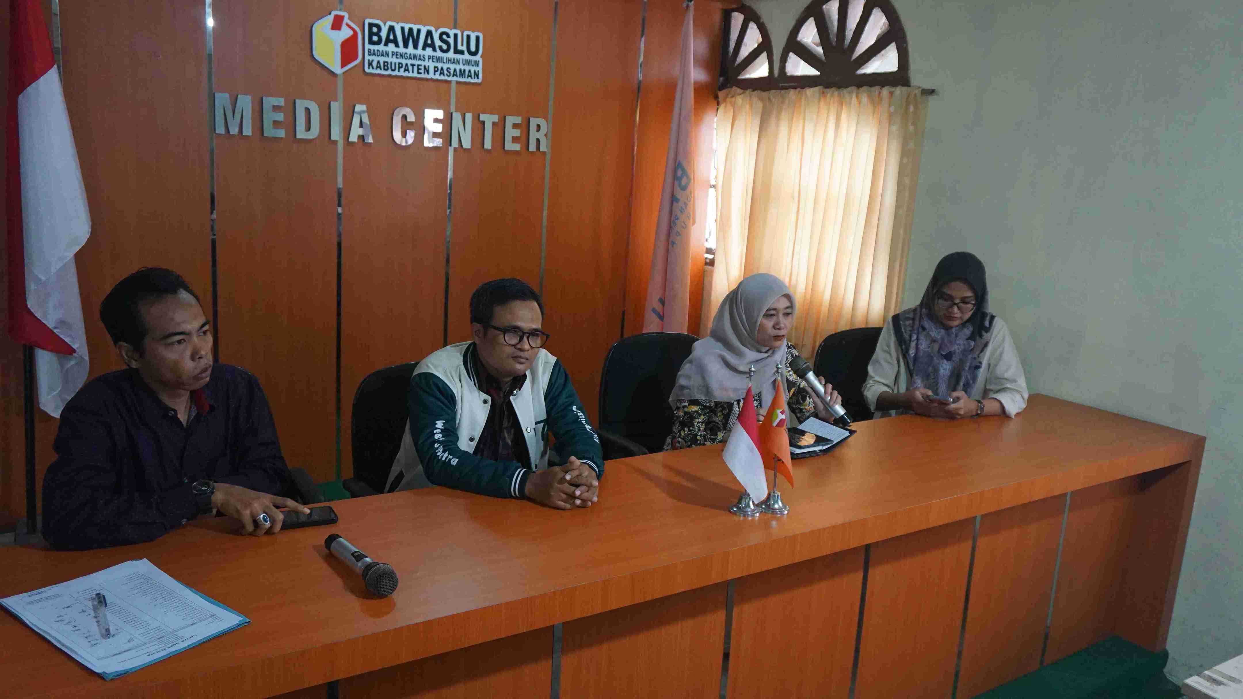 RAPAT FASILITASI PEMBINAAN DAN PENGUATAN KELEMBAGAAN