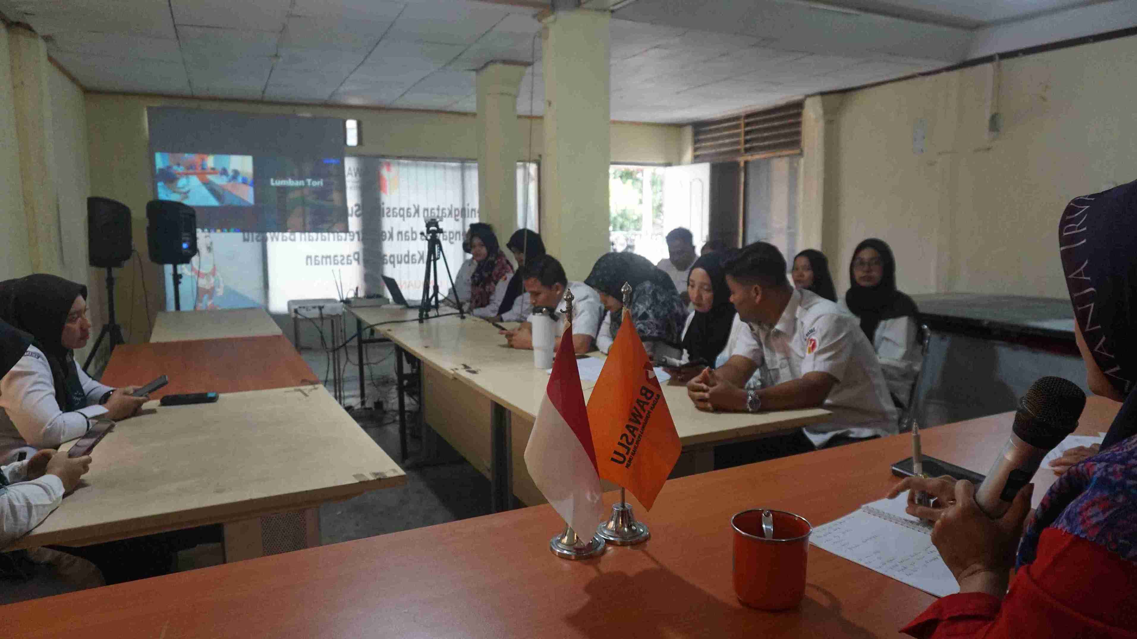Rini Juita dalam kegiatan rapat persiapan Non Tahapan