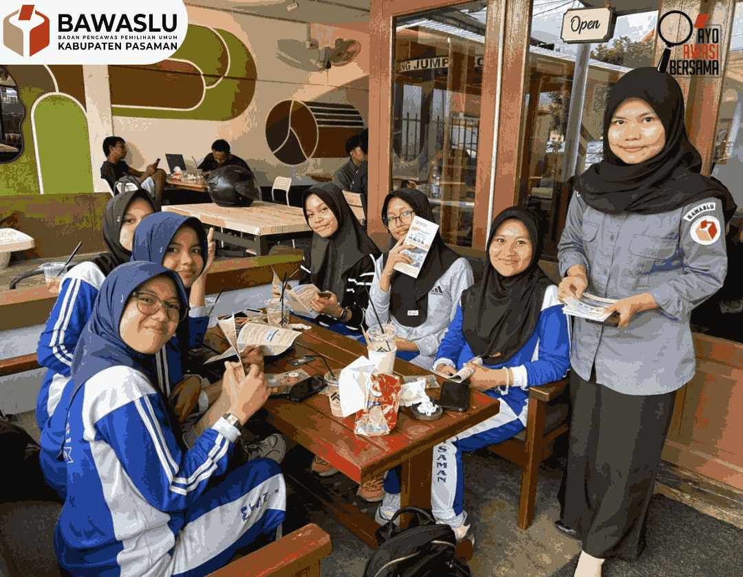 PPID Bawaslu Kabupaten Pasaman Sosialisasikan Keterbukaan Informasi Publik dengan Membagikan Brosur kepada Masyarakat