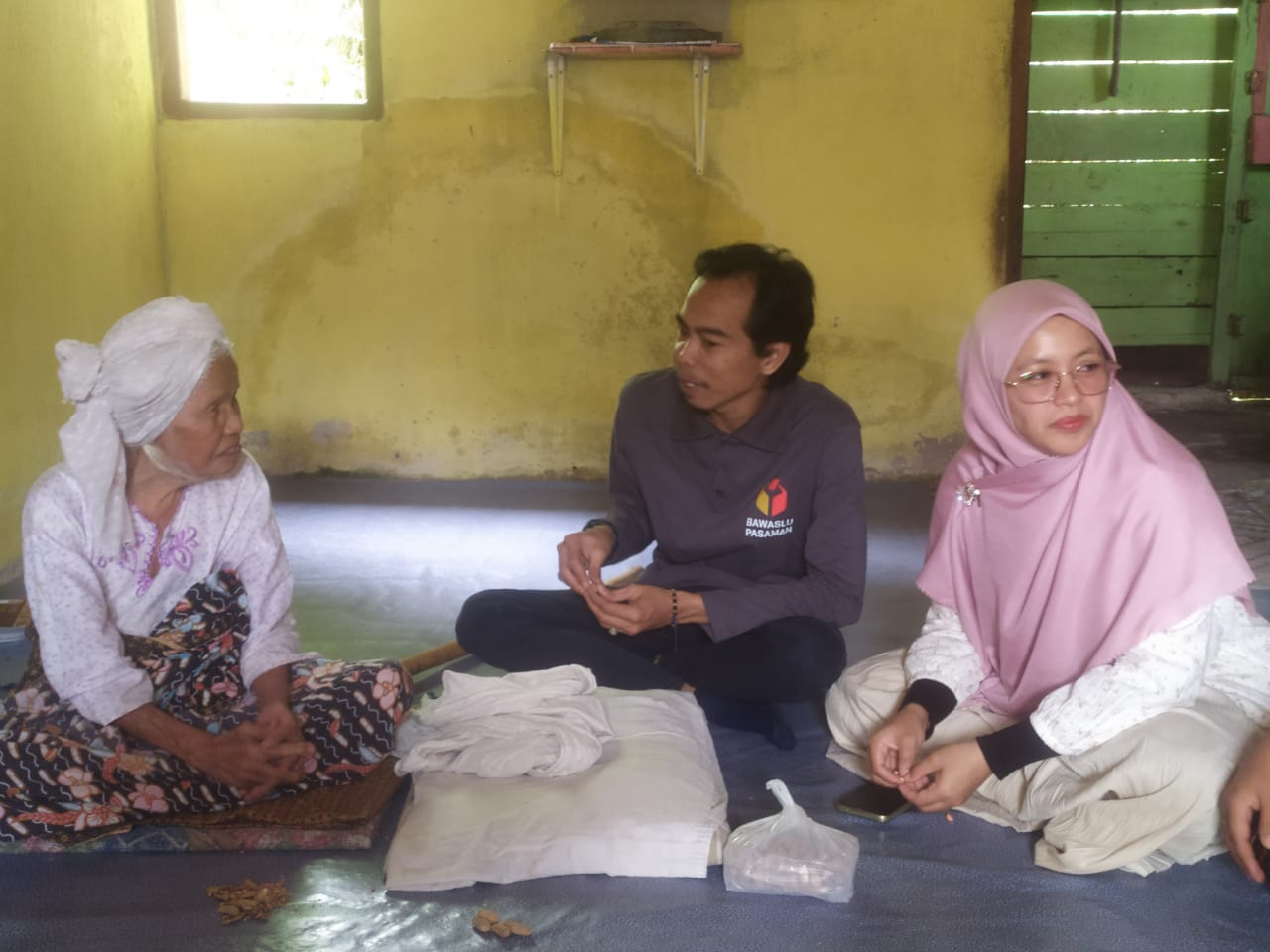 Zaini afandi dalam kegiatan pengawasan terhadap pelaksanaan pencocokan dan penelitian terbatas (coktas) data pemilih