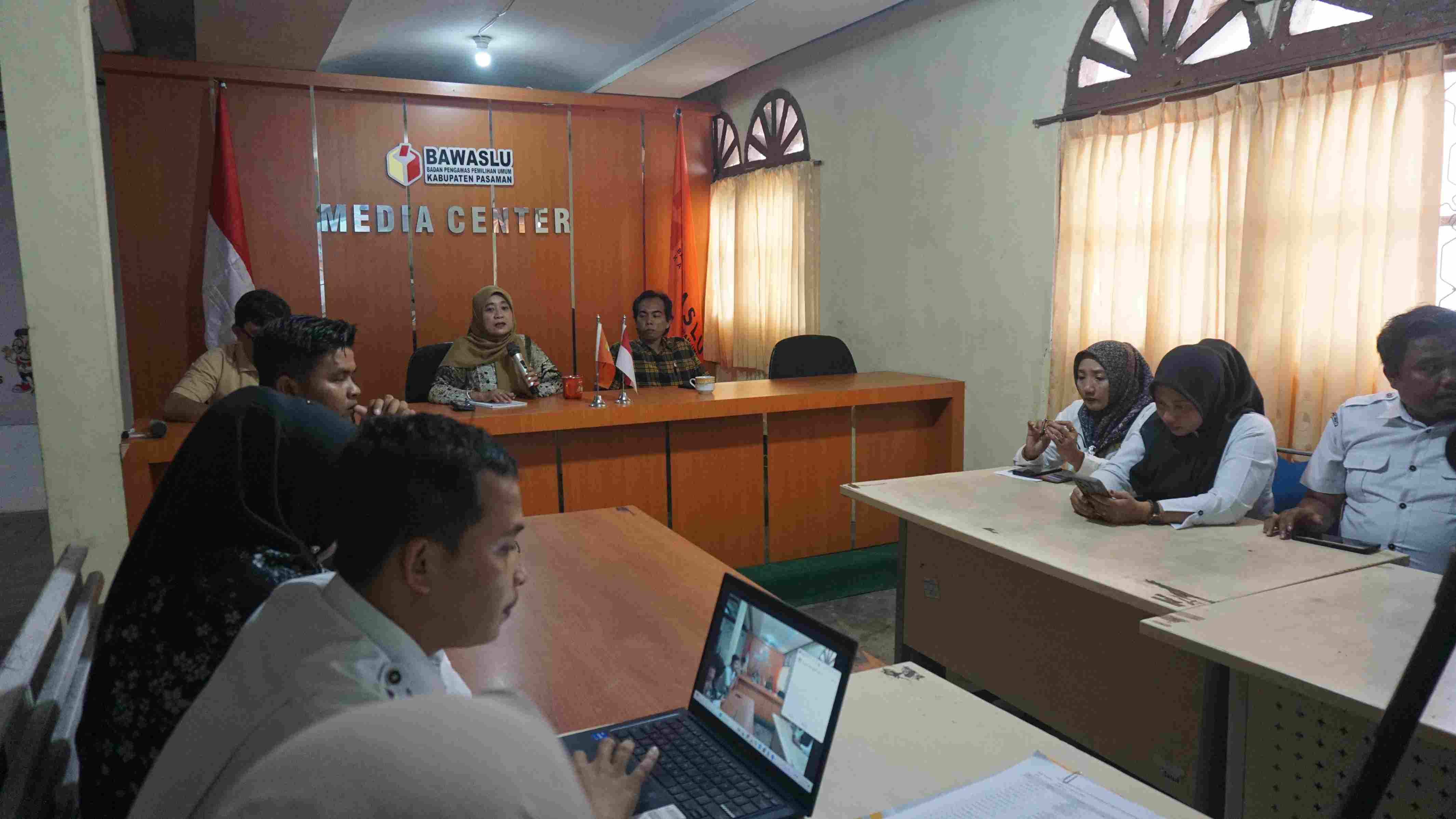 rapat persiapan  perekrutan Pendidikan Pengawas Partisipatif (P2P)