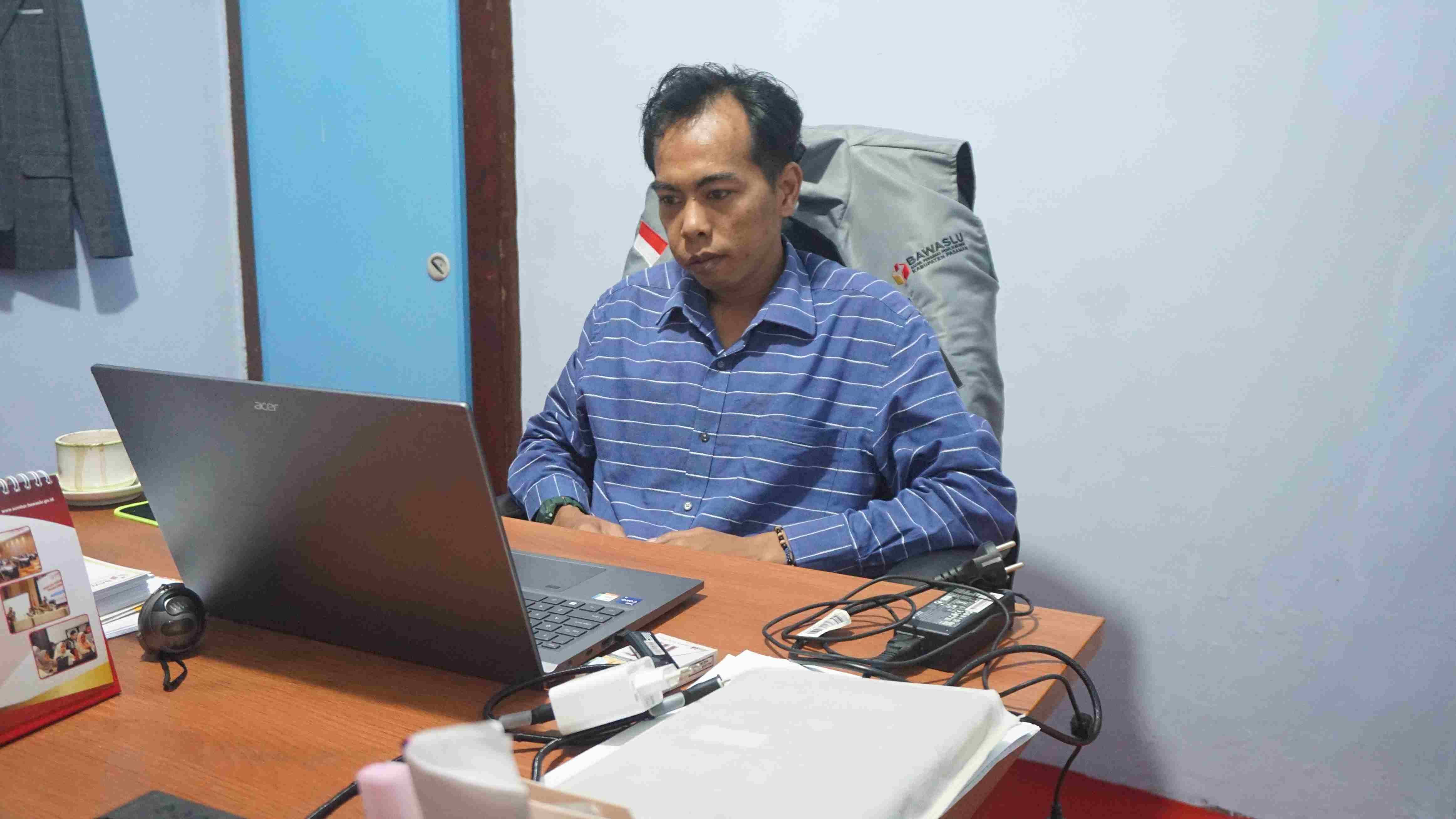 Zaini Afandi dalam rapat koordinasi persiapan pengawasan pemutakhiran data partai politik secara berkelanjutan melalui Sipol Semester II