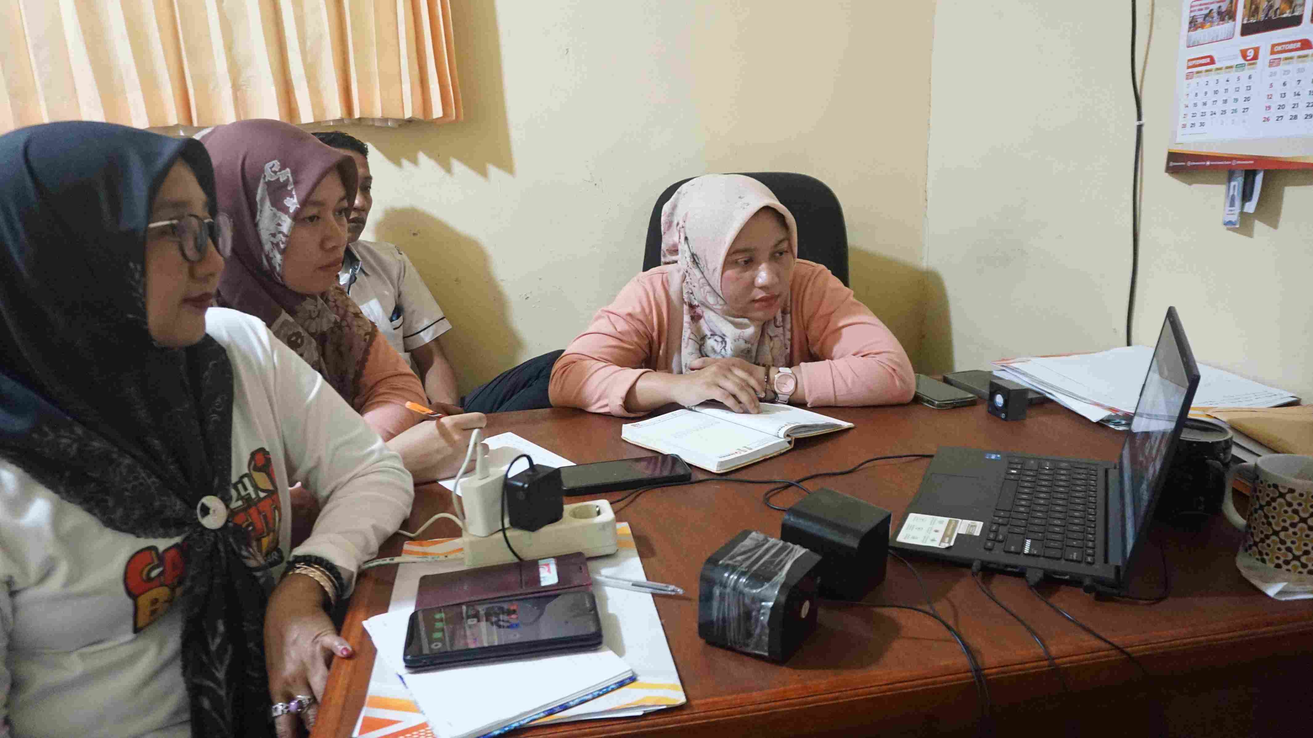  Pegawai Pemerintah dengan Perjanjian Kerja (PPPK) yang berasal dari tenaga pendukung menerima arahan langsung dari Badan Pengawas Pemilihan Umum (Bawaslu) Provinsi Sumatera Barat