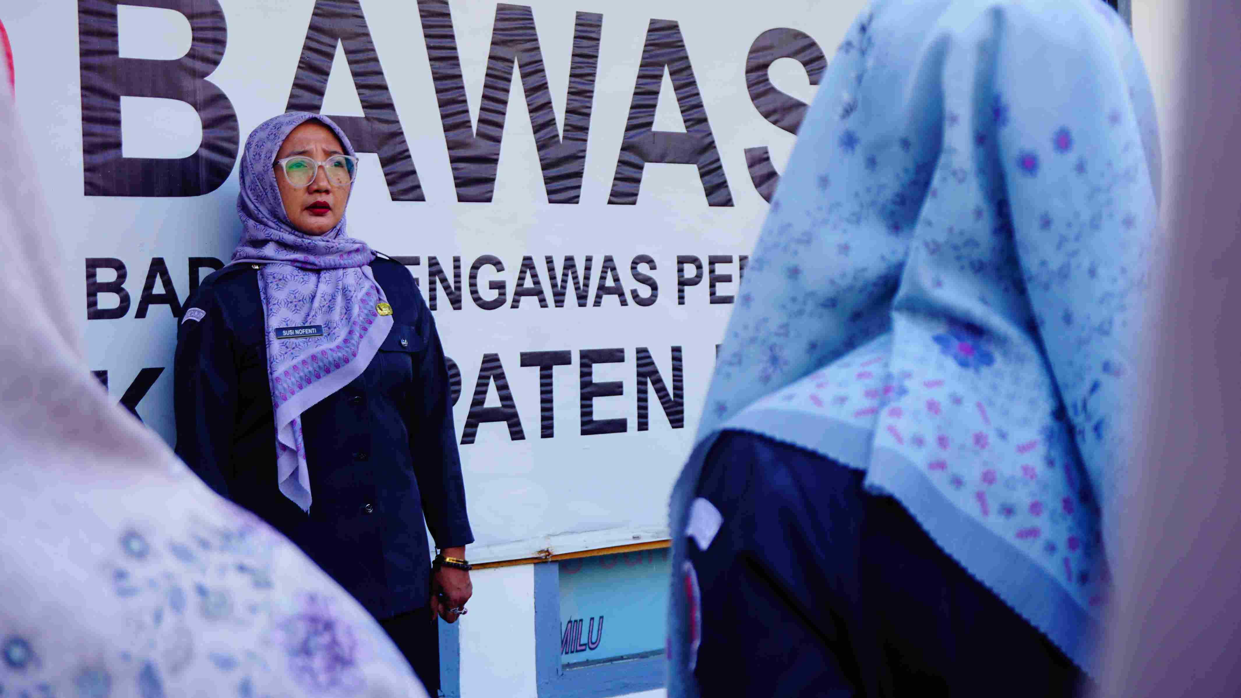 Susi Noventi dalam kegaiatn Apel rutin Bawaslu Kabupaten Pasaman