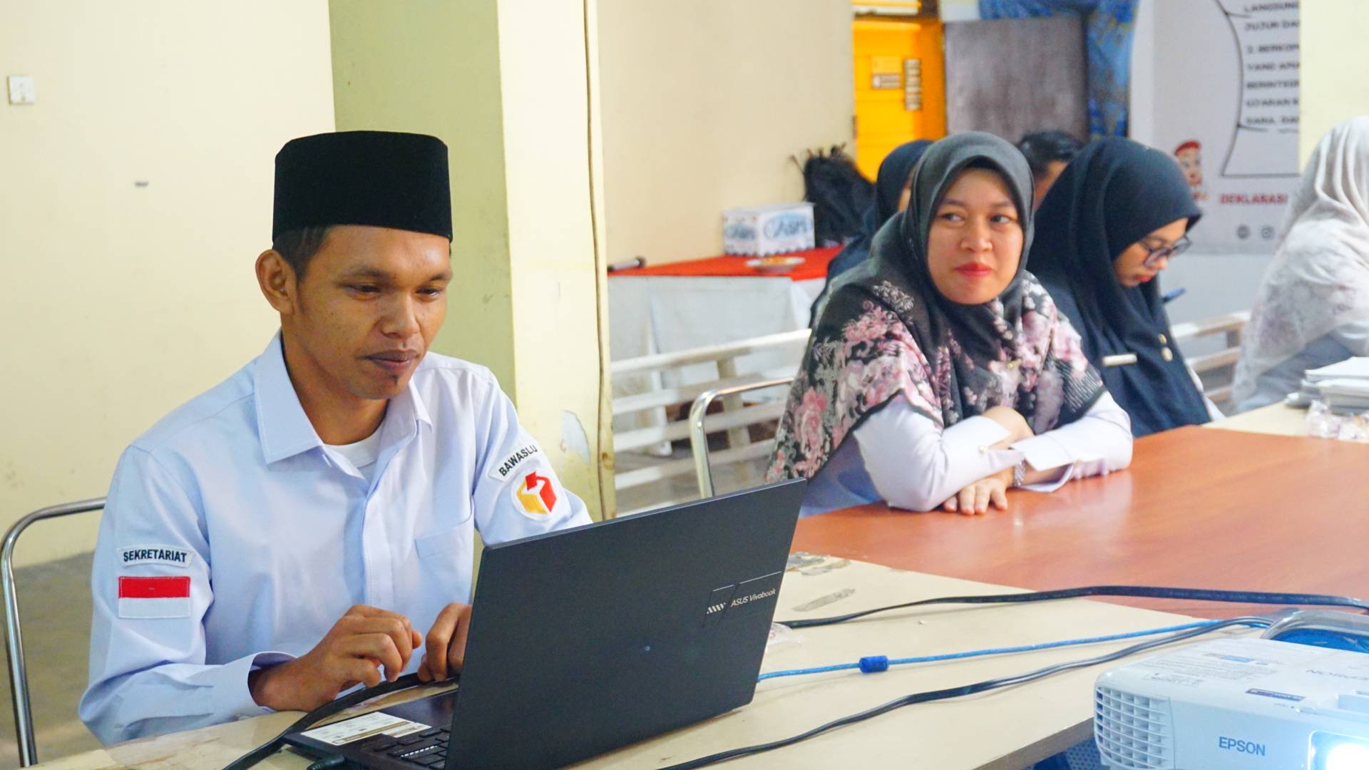 Rapat persiapan peluncuran Program Pusat Pendidikan Pengawasan Partisipatif (P2P) yang digelar oleh Bawaslu Provinsi Sumatera Barat secara daring, Rabu (10/6/2026). 