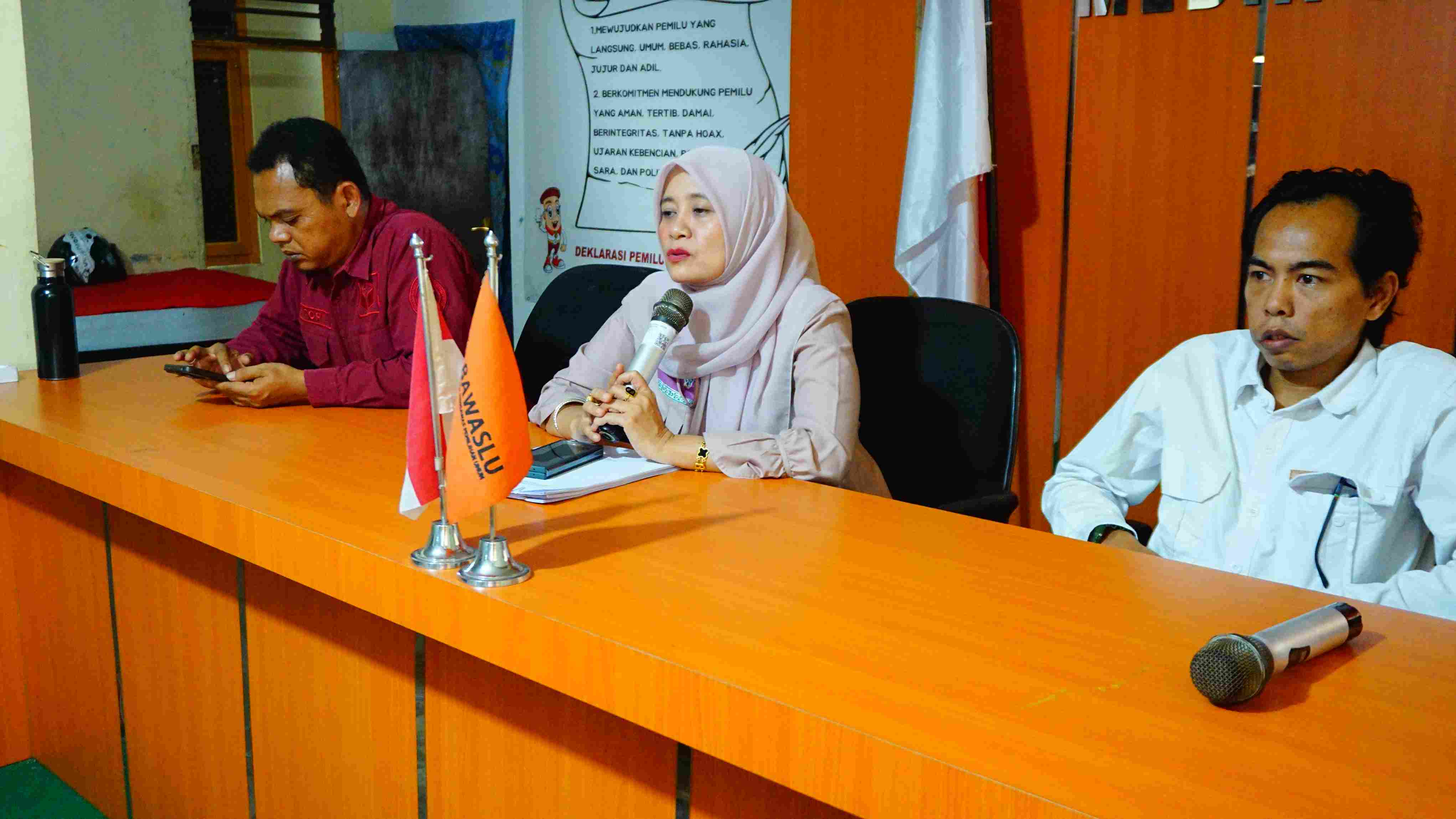  rapat koordinasi kehumasan Bawaslu Pasaman Hadirkan Informasi Cepat, Akurat, dan Berimbang kepada Masyarakat