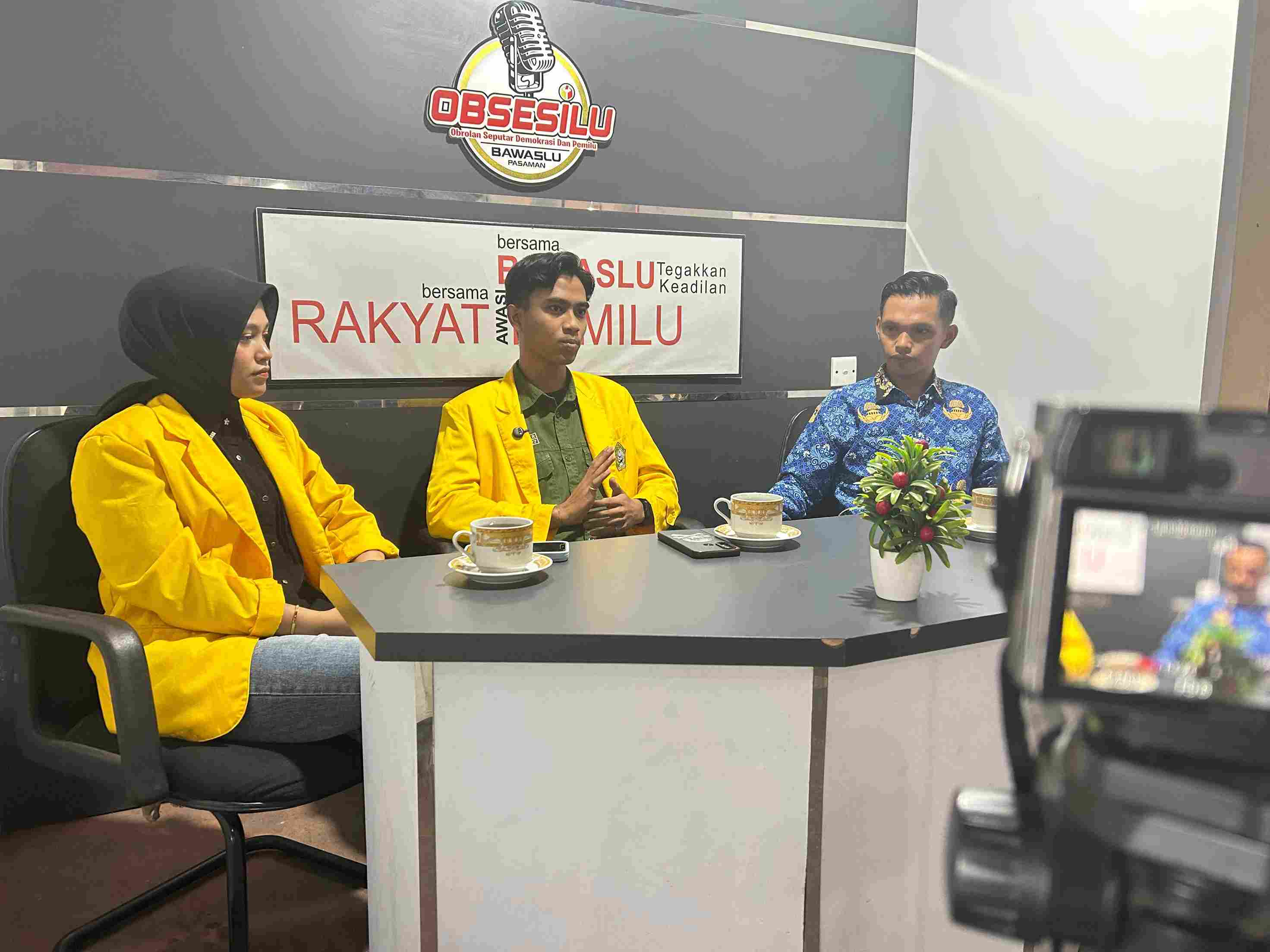 Podcast Obsesilu  dengan mahasiswa ITS Khatulistiwa