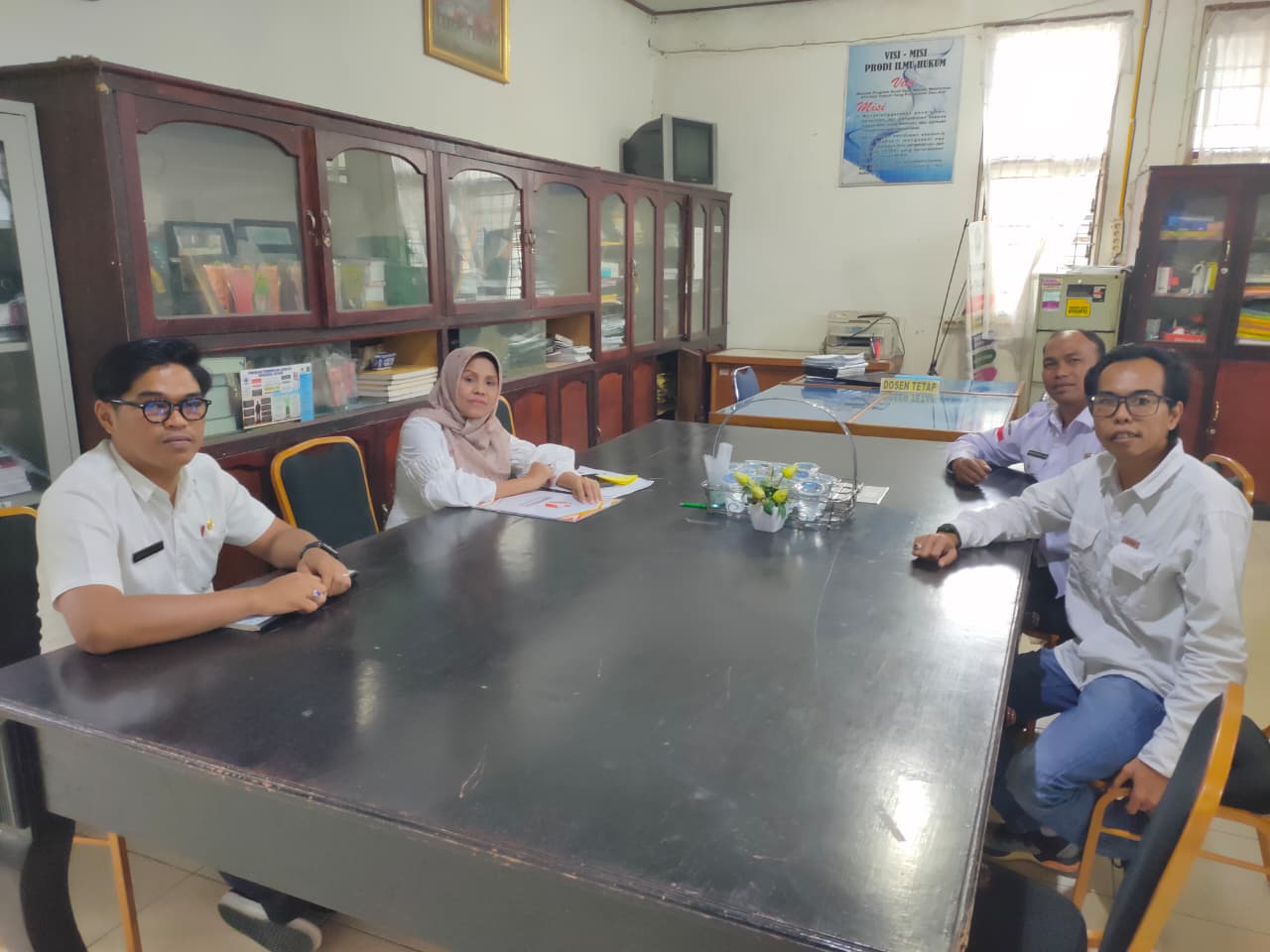 Zaini  afandi dalam sosialisasi Kompetisi Debat Penegakan Hukum Pemilu Antar Perguruan Tinggi se-Indonesia ke-6 di Kampus ITS Khatulistiwa, Kabupaten Pasaman