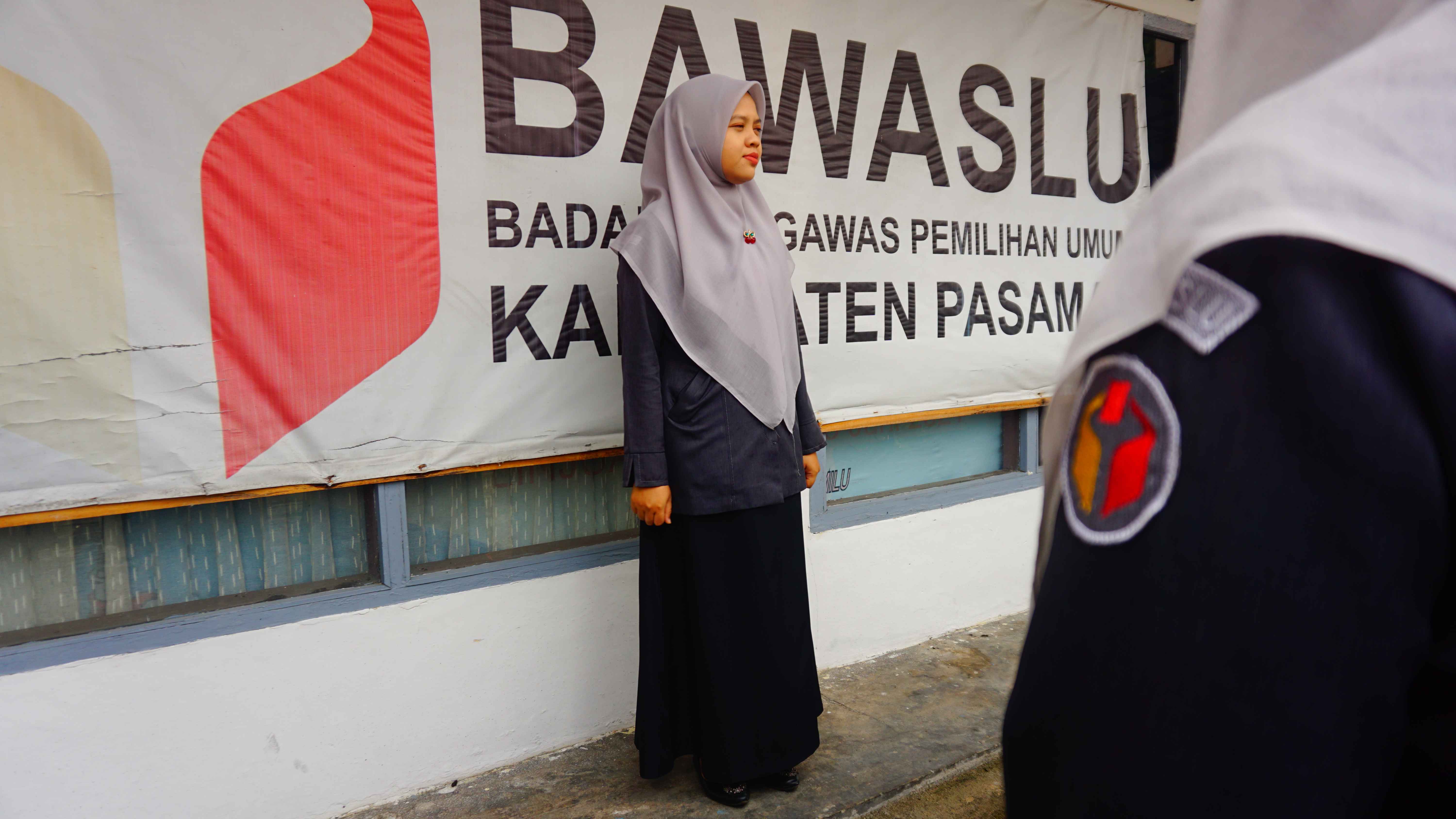 Tesya Eldina dalam keguiatan apel rutin Bawaslu Pasaman