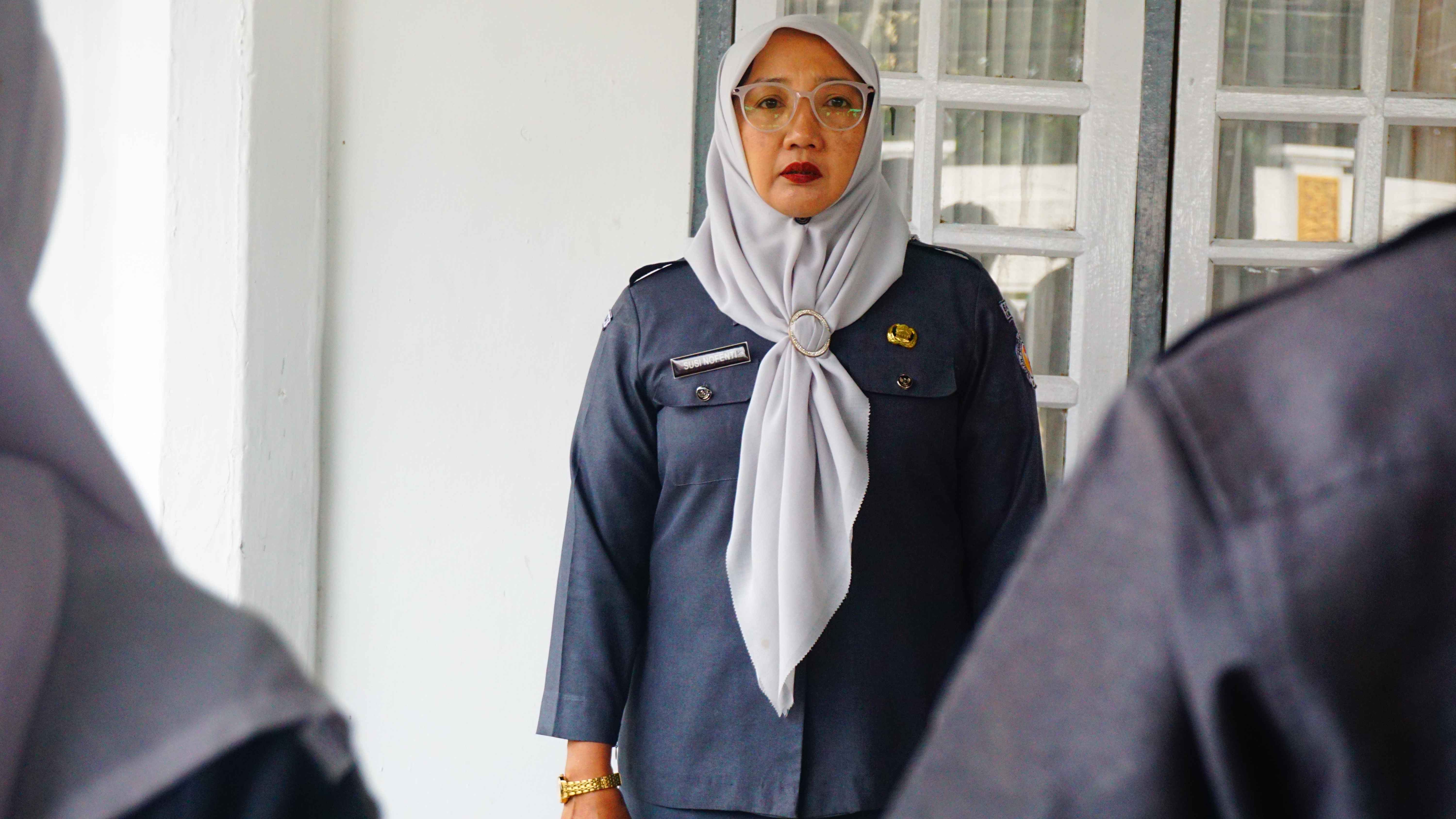 Susi Nofenti dalam apel rutin Bawaslu Kabupaten Pasaman