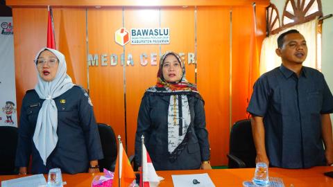 rapat koordinasi pengawasan Pemutakhiran Data Pemilih Berkelanjutan (PDPB) bersama Komisi Pemilihan Umum (KPU) Kabupaten Pasaman dan Dinas Kependudukan dan Pencatatan Sipil (Disdukcapil) 