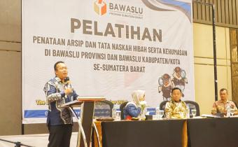 Alni, Ketua Bawaslu sumatera Barat dalam pembukaan kegiatan