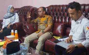 Anggota Bawaslu  Provinsi Sumbar, Kordiv PP Datin Bpk. Vifner SH, MH, 