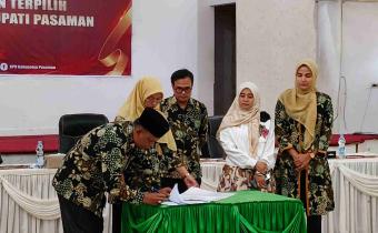 Rini juita dalam pengawasan pleno terbuka penetapan bupati dan wakil bupati Pasaman