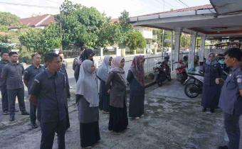 AL IKHWAN SAMPAIKAN PESAN PADA APEL RUTIN SEKRETARIAT BAWASLU KABUPATEN PASAMAN