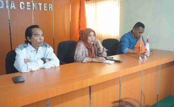 RINI JUITA PADA RAPAT RUTIN BAWASLU KABUPATEN PASAMAN