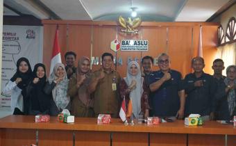  kegiatan penyusutan arsip sebagai bagian dari komitmen memperkuat tata kelola kearsipan yang profesional, efisien, dan akuntabel di lingkungan kerja Bawaslu Pasaman