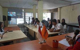 Rini Juita dalam kegiatan rapat persiapan Non Tahapan