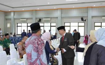 Ketua Bawaslu Pasaman (Rini Juita) dalam Pelantikan Sekretaris Daerah