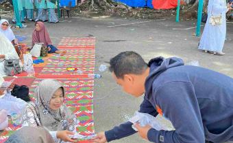 Bawaslu Pasaman Sosialisasikan PPID Lewat Brosur
