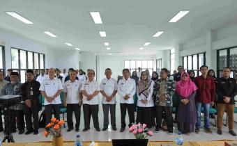 Anggota Bawaslu (Zaini Afandi) dalam  kegiatan Forum Konsultasi Publik (FKP)