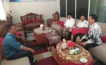 Anggota Bawaslu Pasaman (lumban tori) dalam kegiatan koordinasi dengan SMAN 1 Lubuk Sikaping