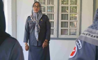 Susi Noventi dalam kegaiatn Apel rutin Bawaslu Kabupaten Pasaman