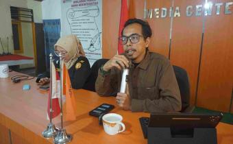 kegiatan kajian hukum dengan mengangkat tema “Konsolidasi Demokrasi melalui Penguatan Hukum dan Pengawasan” 