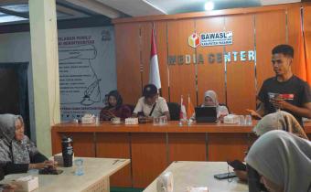 Kegiatan peningkatan kapasitas kehumasan bawaslu Kabupaten Pasaman