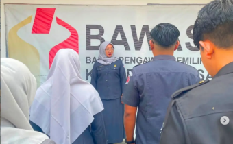 Susi Nofenti dalam apel rutin Bawaslu Kabupaten Pasaman