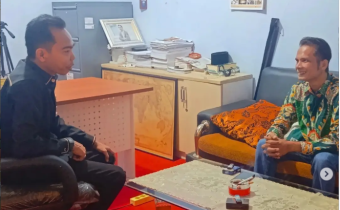 Zaini Afandi dalam kegaitan konsolidasi yang  bersama Partai Bulan Bintang (PBB) di Kantor Bawaslu Kabupaten Pasaman, Senin (7/9/2026)