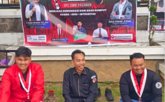 Zaini Afandi  (anggota bawaslu pasaman) sebagai Narasumber Forum Awak Saiyo