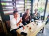 Zaini afandi dalam berdiskusi ringan di kedai kopi